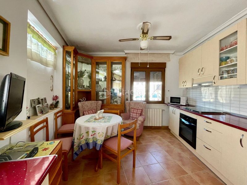 Foto ace71cbd-00d4-4ab3-adf6-a5283e04a3ed. Casa amb calefacció a Castellar de Santiago