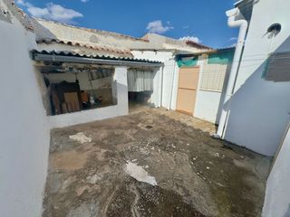 House in Valdepeñas. Casa en venta en barrio lucero, 4 dormitorios.