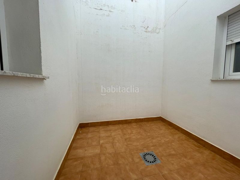 Foto c0be785e-eb21-4fa6-afb2-5d492630928c. Casa amb calefacció aparcament a Valdepeñas