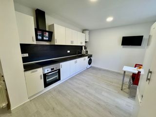 Casa a Valdepeñas. Casa en venta en centro salud, 3 dormitorios.