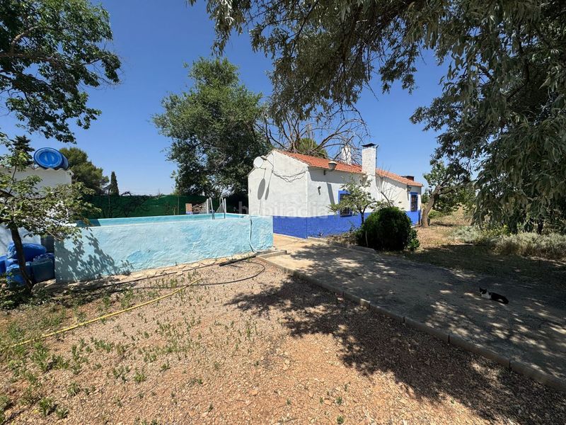 Foto 2750a7d7-7f59-471b-a342-c4debe633b57. Masia amb piscina a Valdepeñas