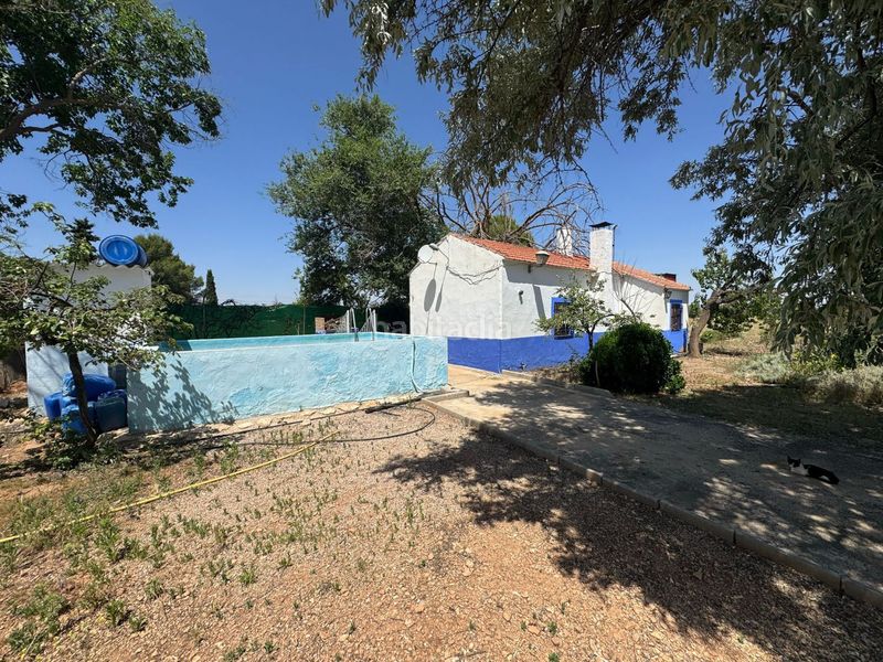 Foto ed498ad5-8e13-4994-8463-41055e181299. Masia amb piscina a Valdepeñas