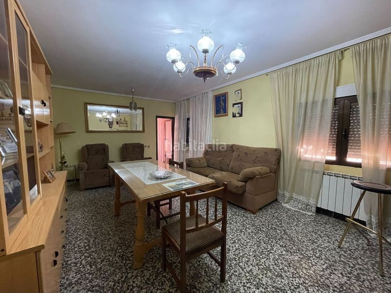 Foto a0e34faf-0c67-4d57-9485-1fc676941a2e. Casa amb calefacció aparcament a Valdepeñas