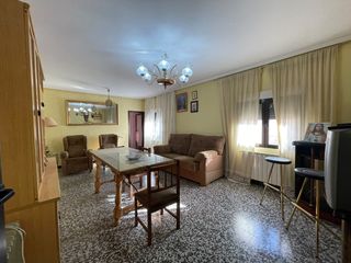 Casa a Valdepeñas. Casa en venta en virgen de la cabeza, 3 dormitorios.