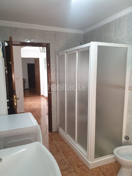 Foto 1bf4761d-3ebb-4fb5-8470-9781df3f8e67. Casa amb calefacció aparcament a Valdepeñas