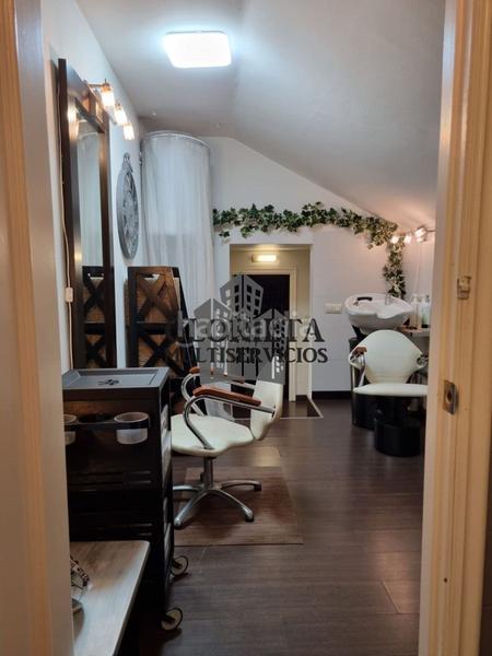 Foto c2d07fb3-4961-42f6-8fa2-6cefda97a6a0. Local comercial a Zona de Plaza de Barcelos Pontevedra