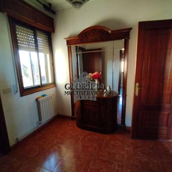 Foto 543514ba-2b70-44cd-ae82-17a8c0aefbaa. House with heating parking in Valadares - Beade Vigo