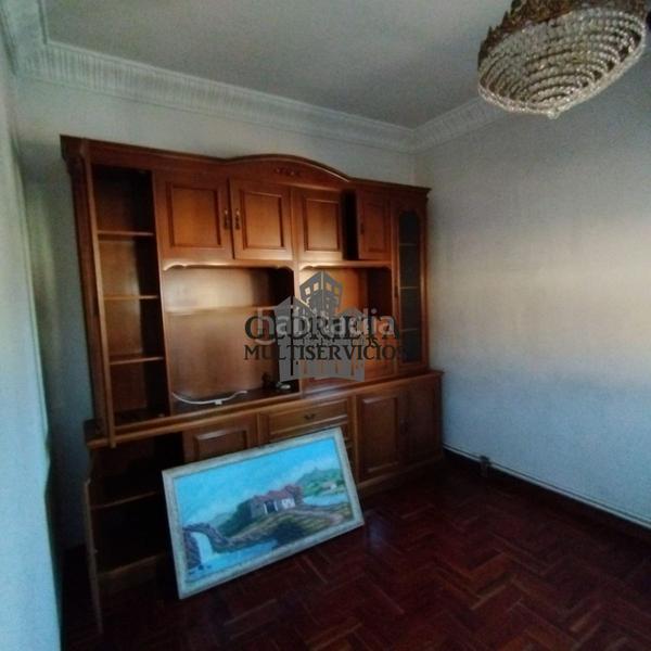 Foto 9f1511ef-5387-4700-b023-91b40bc9962a. House with heating parking in Valadares - Beade Vigo