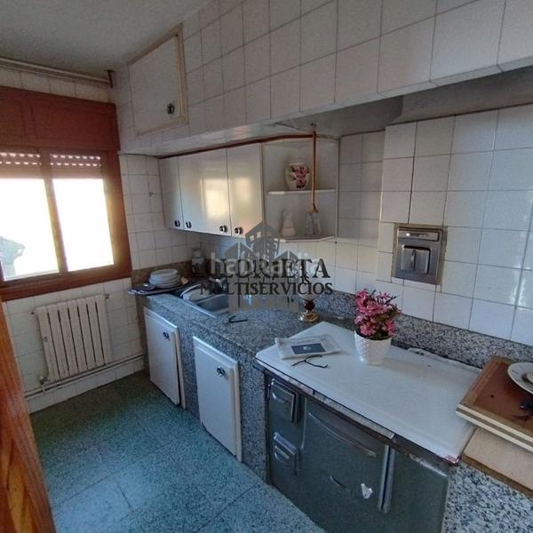 Foto ff805132-9b34-4816-92b8-0dfa52494951. House with heating parking in Valadares - Beade Vigo