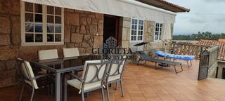 Chalet en Vilanova de Arousa. Maravillosa chalet de piedra  con piscina , en venta en cuiña! v
