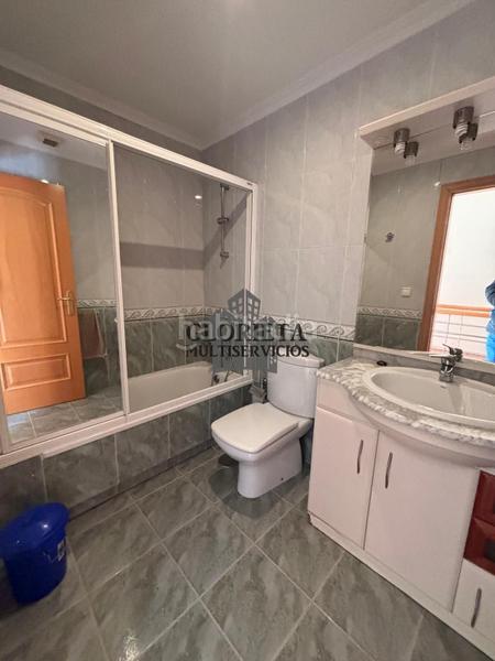 Foto 2b77fa42-ea2e-439f-ace9-58c59554c283. Chalet increible chalet adosado en Sanxenxo pueblo Sanxenxo