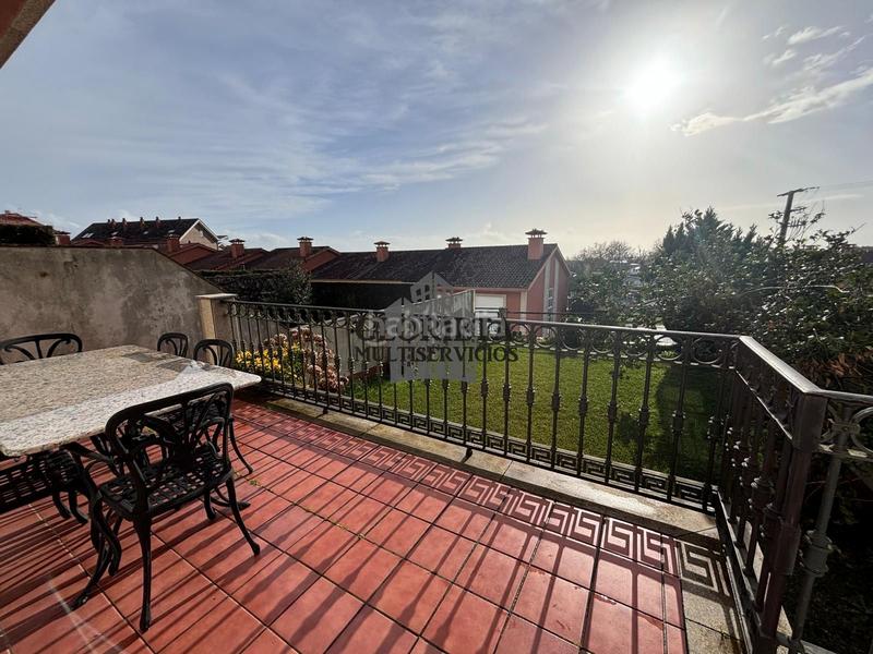 Foto f7bfe0b8-e5f5-4ef3-aef3-035f4fe6485d. Chalet increible chalet adosado en Sanxenxo pueblo Sanxenxo