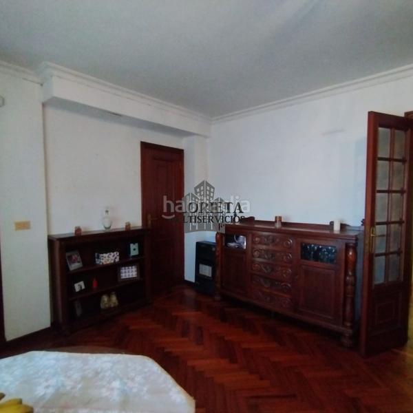 Foto 88f32e5a-7a77-4933-8986-af3896259807. Casa adosada  en venta en Teis en Teis Vigo
