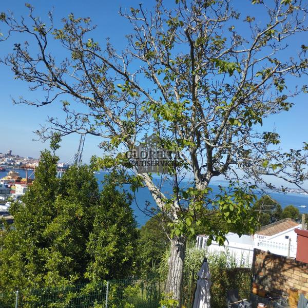 Foto c4fcf5f5-2542-4634-b184-48227be3c42f. Casa adosada  en venta en Teis en Teis Vigo