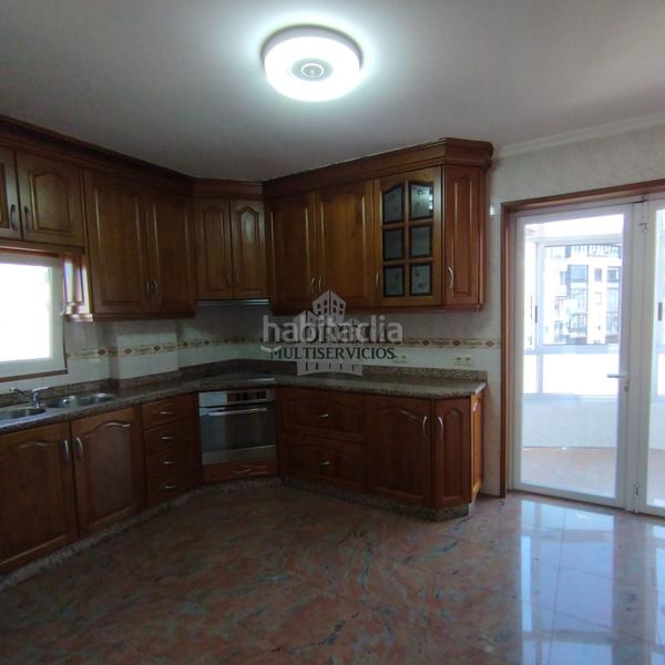 Foto fa4606d5-04df-4d17-bf72-c1bc9d927a79. Rent flat with heating parking in Fátima Vigo