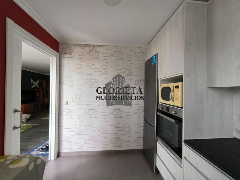 Foto f8ced3d3-b61f-4c22-9b48-9d70a0bc918d. Maison avec chauffage parking dans Bueu