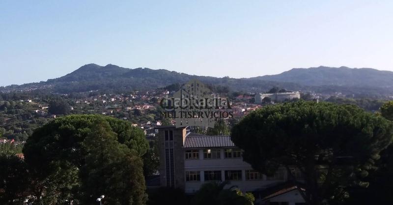 Foto 4908c98b-6657-4f98-a8fe-a8f54bb97d4e. Casa adossada amb calefacció a Lavadores Vigo