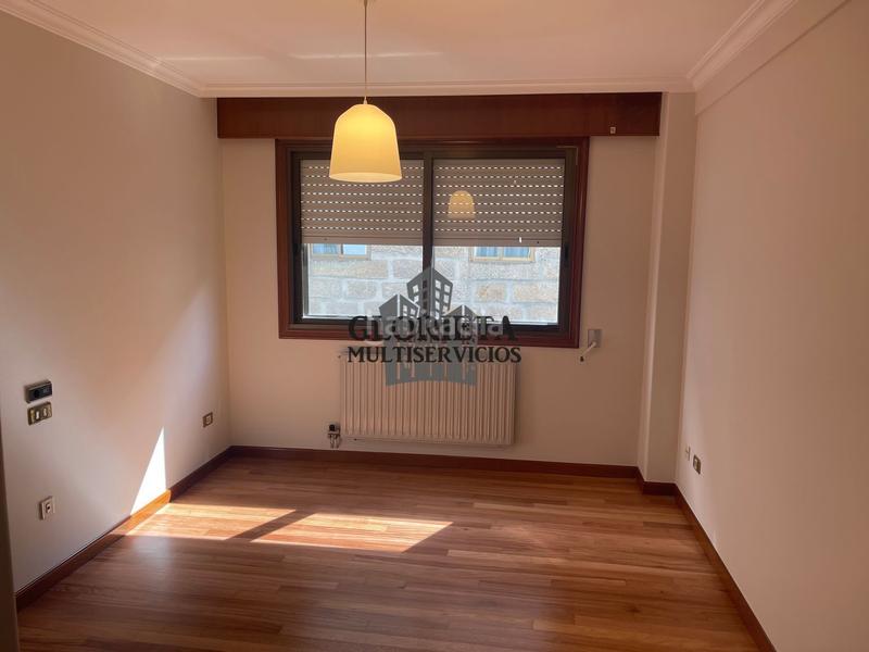 Foto 2e0486df-de37-4355-9de3-5c617a916143. Flat with parking in Plaza España - Corte Inglés Vigo