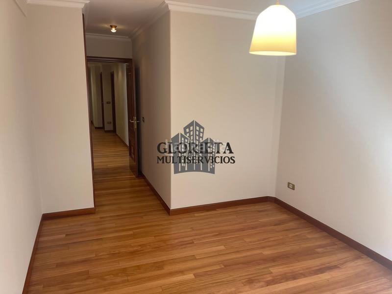 Foto 60457ad7-cbc8-4f0f-b08f-685f513f37e8. Flat with parking in Plaza España - Corte Inglés Vigo