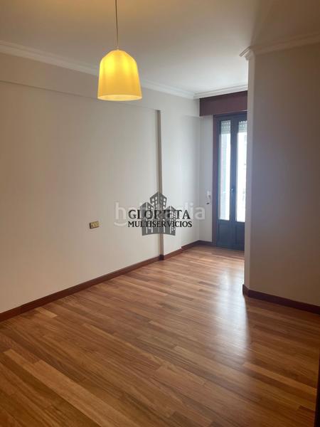 Foto de8fefdf-e7a0-4150-8959-a46f9ecfbd94. Flat with parking in Plaza España - Corte Inglés Vigo