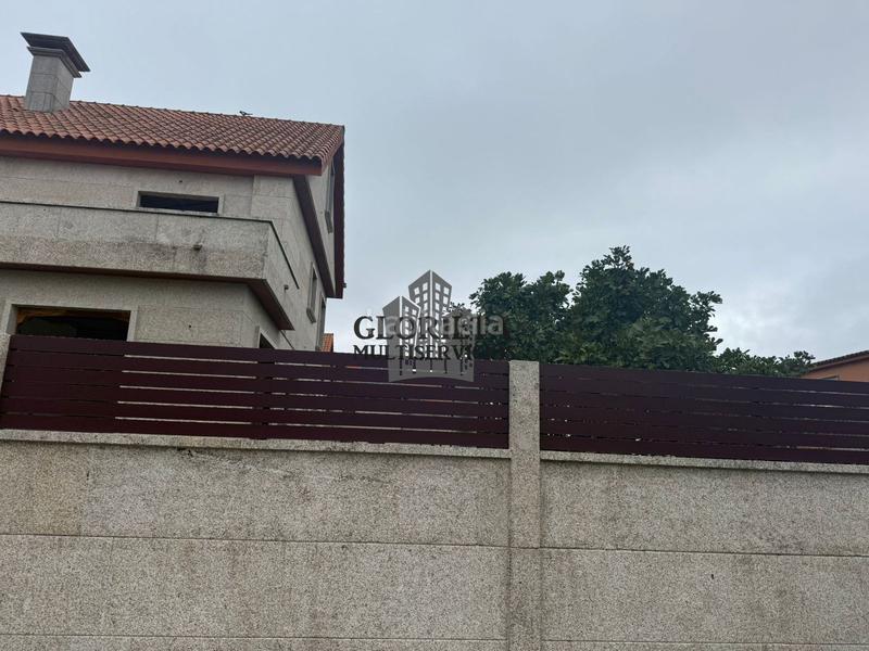 Foto f912d934-75d5-4fde-ab01-62004c97b22f. Chalet avec parking dans Teis Vigo