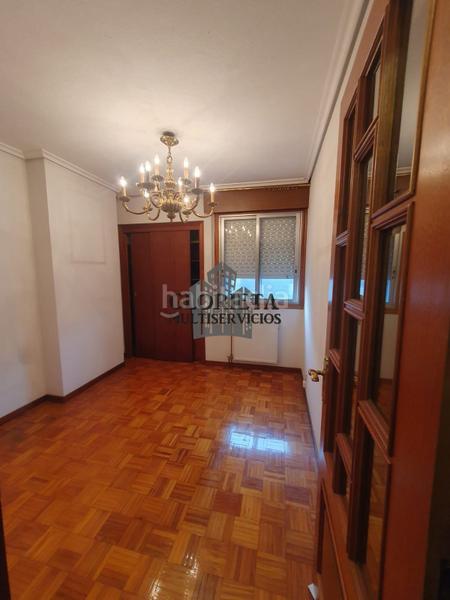 Foto 687ba13a-9d4f-4185-b2ba-15a2a90f55c4. Flat with heating parking in Centro - Areal Vigo