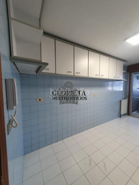 Foto ed75277a-deff-4d24-b029-5d82d48027f1. Flat with heating parking in Centro - Areal Vigo