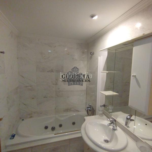 Foto 517e4700-d8da-45d6-83ea-8be4a2ac1105. Flat with heating parking in Centro - Areal Vigo