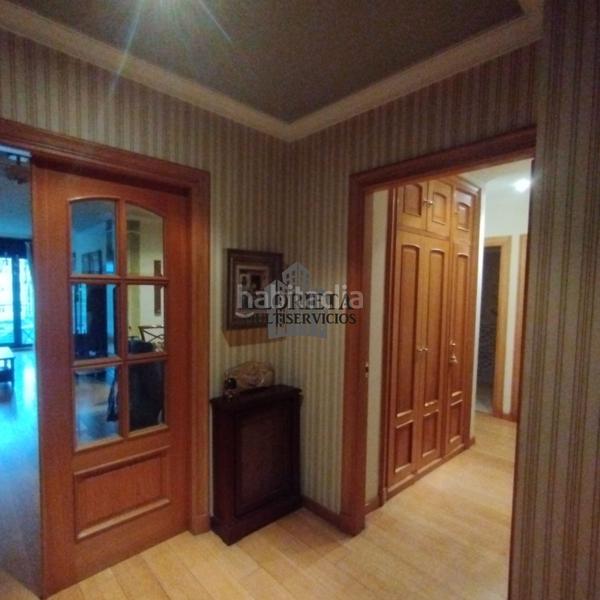 Foto 7b21312d-58f0-4955-8ac4-3e0a39a8e54c. Flat with heating parking in Centro - Areal Vigo