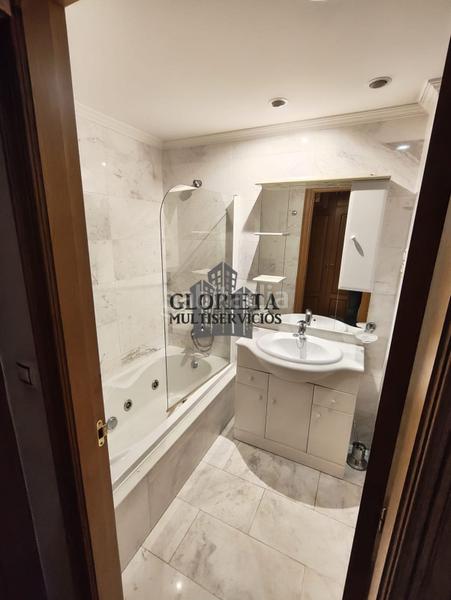 Foto c1aa99e1-e37d-461d-a0cd-141aa25cebd3. Flat with heating parking in Centro - Areal Vigo