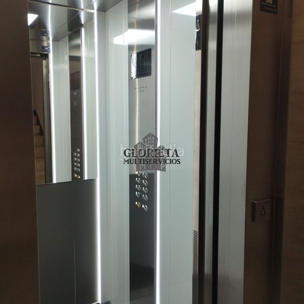 Foto 19614f08-13ac-4fed-82d7-ece193f655f3. Piso  de 4 habitaciones,2 baños, trastero y ascensor en Vigo