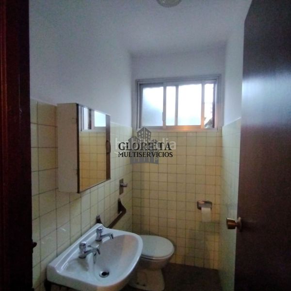 Foto 292feaa2-f3db-4013-ab3c-358e202d69ab. Piso  de 4 habitaciones,2 baños, trastero y ascensor en Vigo