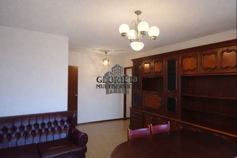 Foto 4411cb27-2bcf-4768-a655-fb9f01cd5be7. Piso  de 4 habitaciones,2 baños, trastero y ascensor en Vigo