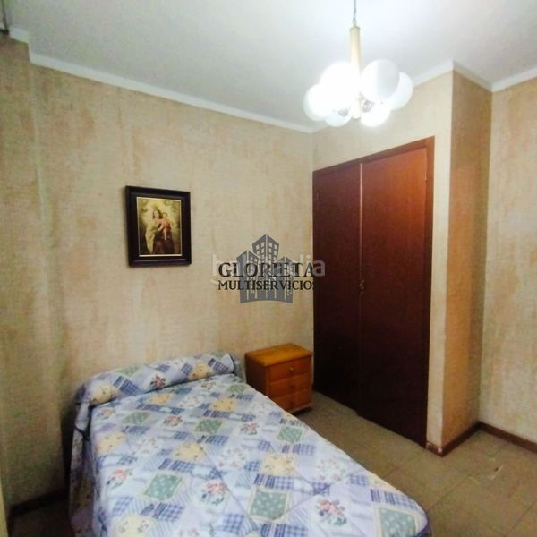 Foto c2f9a5a6-4d82-40e6-976d-81ec87c3393b. Piso  de 4 habitaciones,2 baños, trastero y ascensor en Vigo