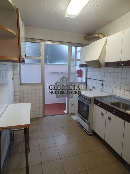 Foto f4e0cf46-517c-4d24-8ecd-a150a37f9efd. Piso  de 4 habitaciones,2 baños, trastero y ascensor en Vigo