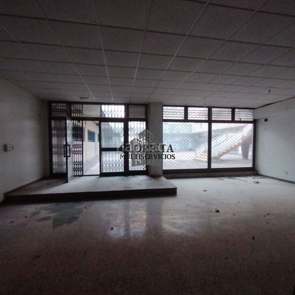 Foto a51ac36c-aed8-4c06-acbd-45729388c11b. Local comercial a As Travesas - Balaidos Vigo