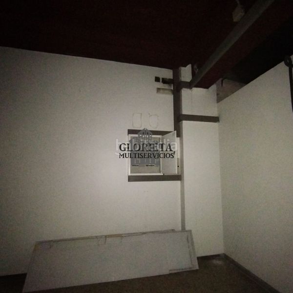 Foto d7c0d73f-2542-455c-81a1-f88f4a7e03a3. Local comercial a As Travesas - Balaidos Vigo