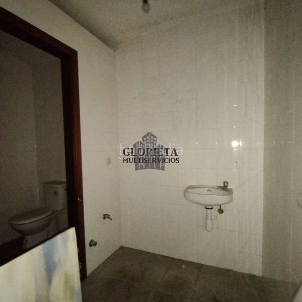 Foto f30b379a-1818-4aa1-8fc8-08354b709731. Local comercial a As Travesas - Balaidos Vigo