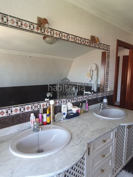 Foto 0dd752f0-a682-41ec-a5c8-128f97232079. Casa amb calefacció aparcament a Coruxo - Oia - Saiáns Vigo