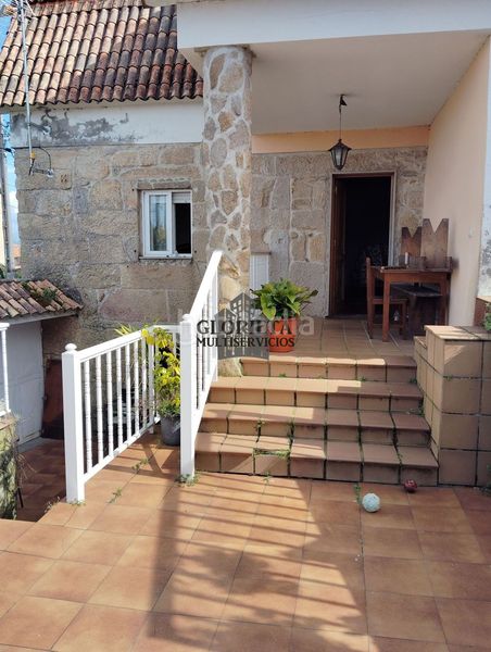 Foto 14f1179c-d777-4da3-a75f-2754a5229a2d. Casa amb calefacció aparcament a Coruxo - Oia - Saiáns Vigo