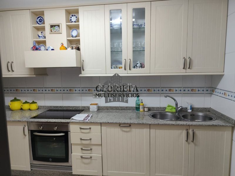 Foto 19110239-fa49-42ea-8e12-e29bbd32a029. Pis amb aparcament a Darbo Cangas