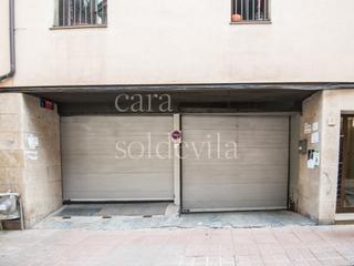 Parking coche en Centre. Plaa daparcament al centre de vic