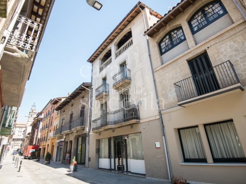 Foto 28081536-2fd8-4a98-932e-6bb66bae4309. Édifice dans Manlleu