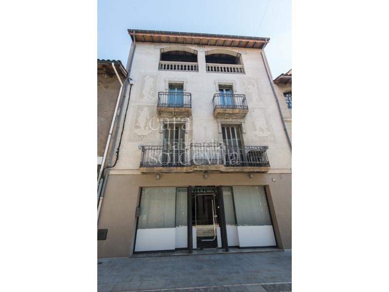 Foto f187f5c5-eeea-47c5-94ef-6786835bafa1. Édifice dans Manlleu