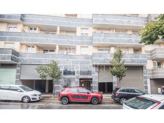 Business premise in Caputxins-Ambulatori. Local comercial vic, c raval cortines