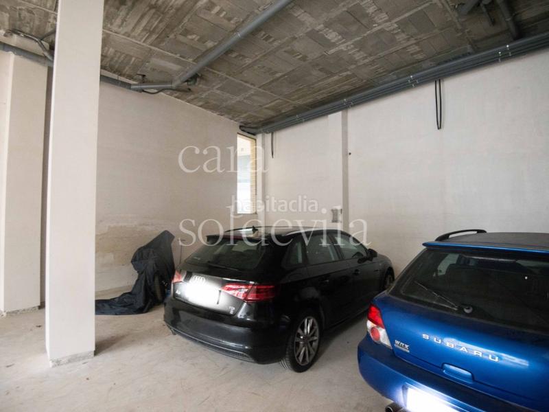 Foto 3b152d46-ea59-44b0-85ed-32912d4d9e85. Local comercial a Caputxins-Ambulatori Vic