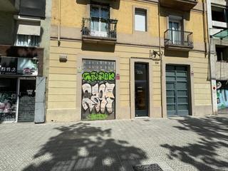 Geschäftsraum in El Camp de l´Arpa del Clot. Gran oportunidad conjunto de 6 locales en venta en rentabilidad