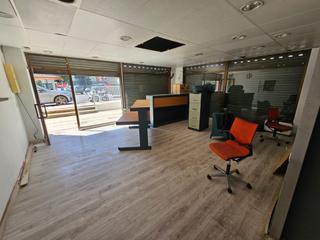 Local Comercial a Calella. Local comercial en venta cerca de la riera capaspre en calella