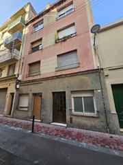 Planta baixa a Calella. Oportunidad piso para reformar en venta en el centro de calella
