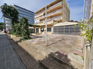 Local commercial à Calella. Oportunidad local comercial con 250m2 de terraza en venta en cal